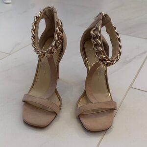 Jessica Simpson Tan Heels with Gold Chain